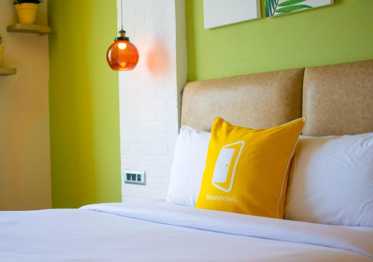 Bloom Hotel - Gachibowli Hyderabad Exterior photo